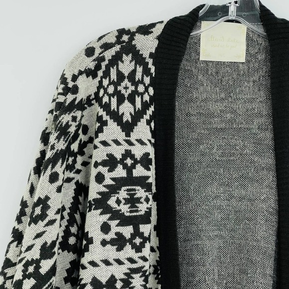 Alta'rd State southwestern open front - Picture 2 of 8